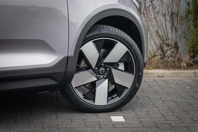 Volvo EX40 Single Motor Extended Range Ultra 82 kWh | Adaptieve Cruise Control | Schuif/Kanteldak | Stoel + Stuurverwarming | Harman Kardon Audio | 20 Inch | Extra Getint Glas Achter |