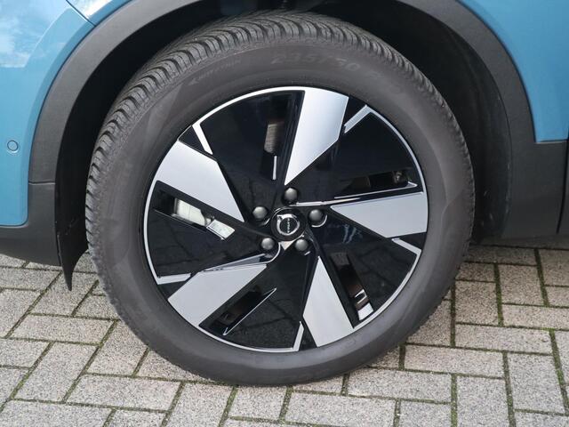 Volvo EX40 Single Motor Extended Range Ultra 82 kWh | Schuif-/ kanteldak| Keyless Entry| 360* Camera| Verwarmbare voorstoelen| Stuurwielverwarming|