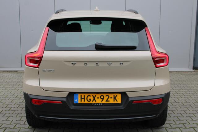 Volvo EX40 Single Motor Extended Range Plus 82 kWh | Trekhaak | Stoelverwarming | Warmtepomp