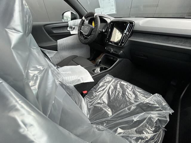 Volvo EX40 Single Motor Extended Range Business Ed. 82 kWh All Season banden / Climate Line / Versatility Pack