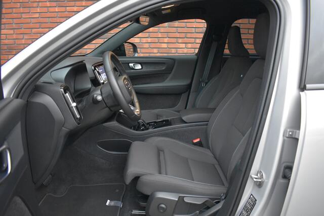 Volvo EX40 Single Motor 238PK Essential 69 kWh | Getint Glas | Google Maps |