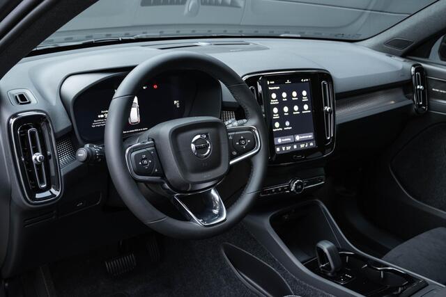 Volvo EX40 Single Motor Extended Range Business Ed. 82 kWh | 360 Camera | BLIS Dodehoekbewaking | Stuur & Stoel verwarming | Harman Kardon Hifi