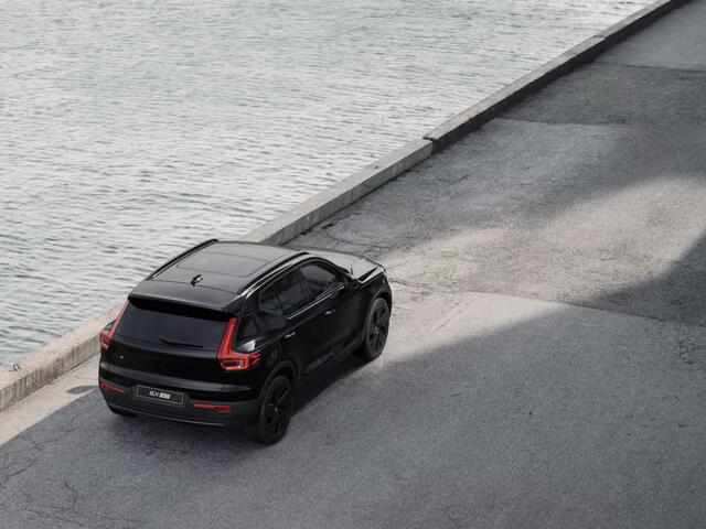 Volvo EX40 Single Motor Extended Range Ultra Black Ed. 82 kWh l Snel leverbaar l