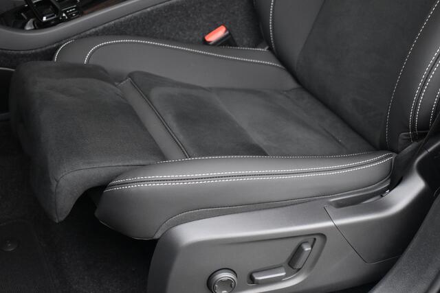 Volvo EX40 Twin Motor 408PK Ultra Black Edition 82 kWh | Sidebars |