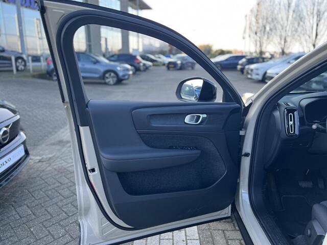 Volvo EX40 Single Motor Core 70 kWh | Climate Pack | Adaptive Cruise Control | Beschikbaar Vanaf 15 April |