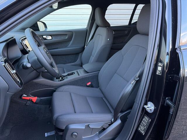 Volvo EX40 Single Motor Extended Range Plus 82 kWh / Harman/kardon / Achteruitrijcamera / Stoel- en stuurverwarming