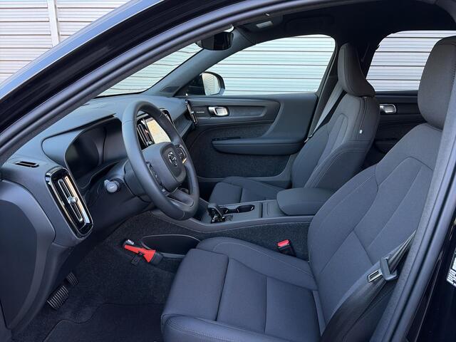 Volvo EX40 Single Motor Extended Range Plus 82 kWh / Harman/kardon / Achteruitrijcamera / Stoel- en stuurverwarming