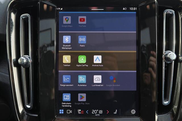 Volvo EX40 Performance Ultra 82 kWh - Panorama/schuifdak - IntelliSafe Assist & Surround - 360º Camera - Harman/Kardon audio - Verwarmde voorstoelen, stuur & achterbank - Parkeersensoren voor & achter - Elektr. bedienb. voorstoelen met geheugen links - Draadloze tel