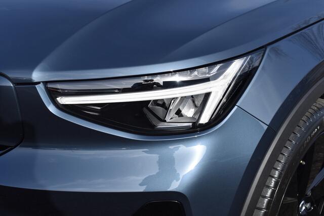 Volvo EX40 Extended Range 252PK Plus Black Ed. 82 kWh | Panodak | ACC | H&K | 20"LMV | Climate | Nubuck