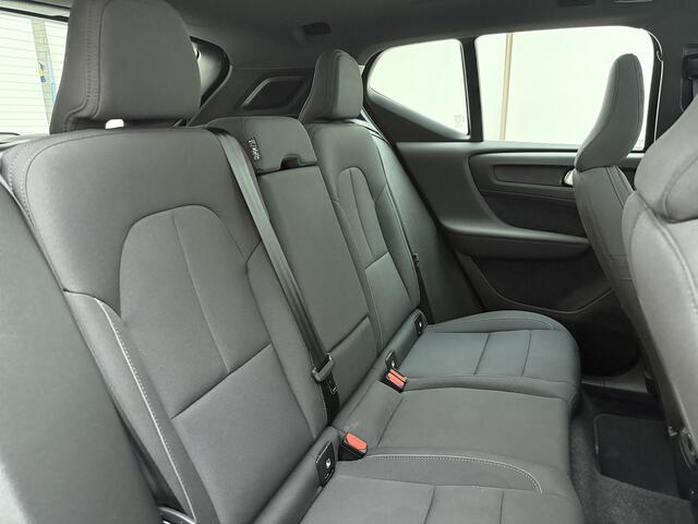 Volvo EX40 Extended Range Ultra / Panoramadak / Harman&Kardon Audio / Elektr. Stoelen / 360 Camera / 19'' / ACC / BLIS / Keyless / Stoel + Stuurw. Verwarming /