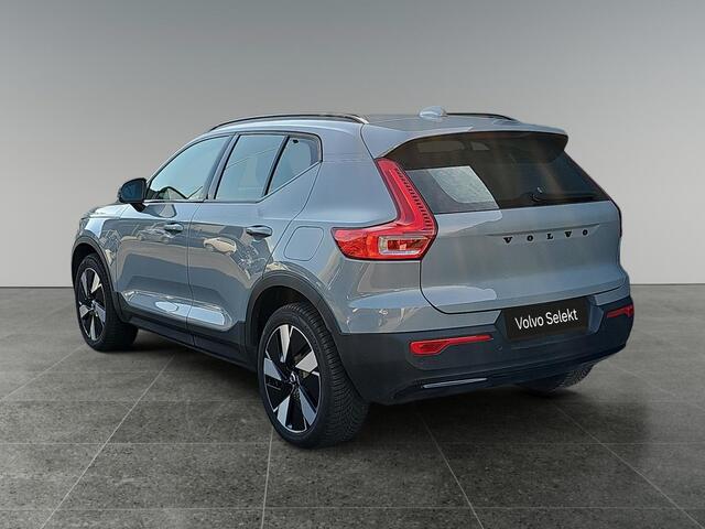 Volvo EX40 Single Motor Extended Range Plus 82 kWh | Trekhaak | Stoelverwarming | All-season banden | Pilot Assist |