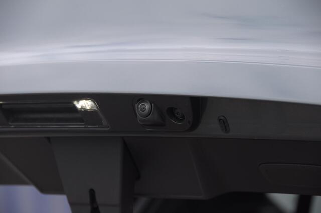 Volvo EX40 Single Motor Extended Range Business Ed. 82 kWh Adaptive cruise control/ Pilot assist/ Harman Kardon audio/ Apple carplay/ Android auto/ Achteruitrijcamera/ Parkeersenoren V+A/