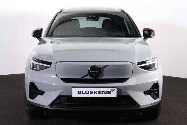 Volvo EX40 Single Motor Extended Range Ultra Black Ed. 82 kWh - Panoramadak - IntelliSafe Assist & Surround - 360º Camera - Harman/Kardon audio - Verwarmde voorstoelen & stuur - Parkeersensoren voor & achter - Elektr. bedienb. voorstoelen met geheugen links - Draadl