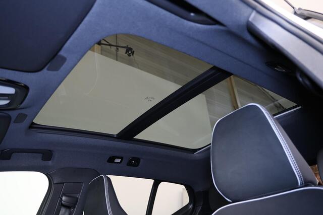 Volvo EX40 Extended Range Ultra 82 kWh - Panorama/schuifdak - IntelliSafe Assist & Surround - 360º Camera - Harman/Kardon audio - Verwarmde voorstoelen & stuur - Parkeersensoren voor & achter - Elektr. bedienb. voorstoelen met geheugen links - Draadloze tel. lader -