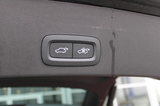 Volvo EX40 Single Motor Extended Range Ultra 82 kWh | 360 Camera | Schuif/kantel dak | H&K Audio | Memory seats | BLIS |