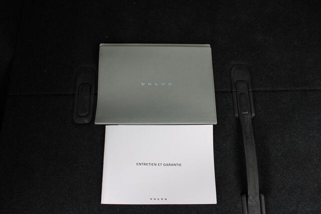 Volvo EX40 Single Motor Extended Range Ultra 82 kWh | 360 Camera | Schuif/kantel dak | H&K Audio | Memory seats | BLIS |