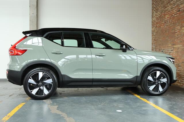 Volvo EX40 Single Motor Extended Range Ultra 82 kWh | Elektrisch Verstelbare Voorstoelen | Schuif/Kantel-Panoramadak | Semi-Elektrische Trekhaak | Harman Kardon Premium Audio | 360º Camera | Google Infotainment | Stoelverwarming