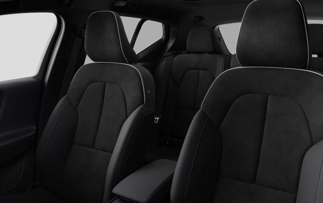 Volvo EX40 Single Motor Extended Range Ultra Black Edition Europa | Donker Glas | Panoramadak | Power Seats | Harman Kardon | 360 Camera |