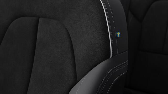 Volvo EX40 Single Motor Ext. Range Ultra Bl. Ed. Eur. 82 kWh | Harman Kardon | 20" | Panoramadak | Donker Glas | Power Seats | Nubuck | Adaptive Cruise | BLIS |