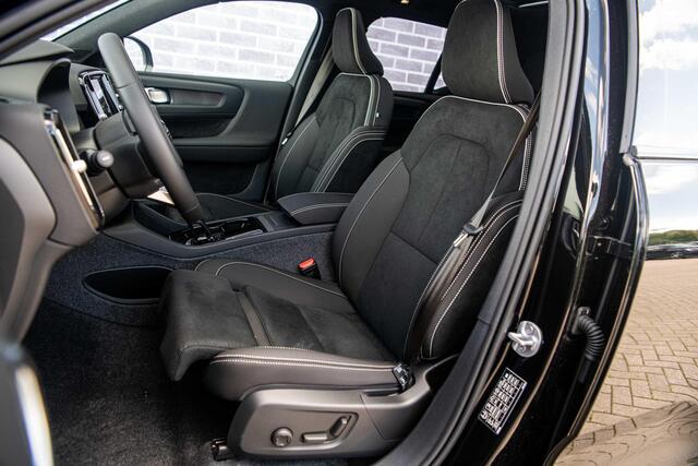 Volvo EX40 Single Motor Extended Range Ultra Black Edition | Europa | Harman Kardon audio | 20" | Schuif-/kanteldak | Getint Glas | Elektrische stoelverstelling | Nubuck bekleding | Adaptive Cruise Control | Dodehoekdetectie |