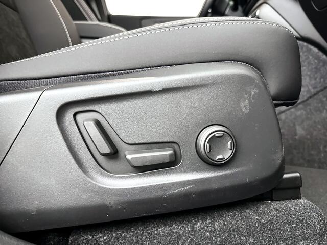 Volvo EX40 Single Motor Extended Range Plus Black Ed. 82 kWh | Panoramadak | 360° camera | Harman Kardon | Stoel- en Stuurverwarming | Trekhaak