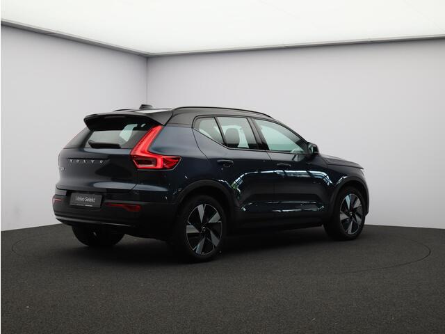 Volvo EX40 Single Motor Extended Range Plus 82 kWh / Stoel- + stuurwielverwarming / Harman Kardon Audio / All Season banden / Contrasterend dak / Pilot Assist / Blis