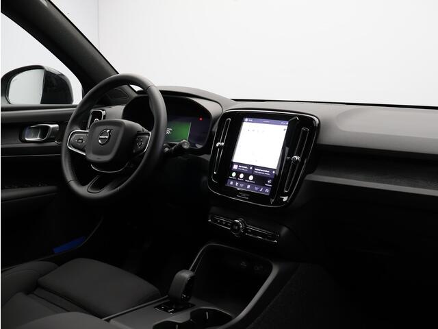 Volvo EX40 Single Motor Extended Range Plus 82 kWh / Stoel- + stuurwielverwarming / Harman Kardon Audio / All Season banden / Contrasterend dak / Pilot Assist / Blis
