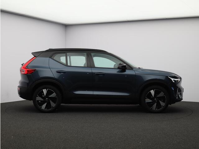 Volvo EX40 Single Motor Extended Range Plus 82 kWh / Stoel- + stuurwielverwarming / Harman Kardon Audio / All Season banden / Contrasterend dak / Pilot Assist / Blis