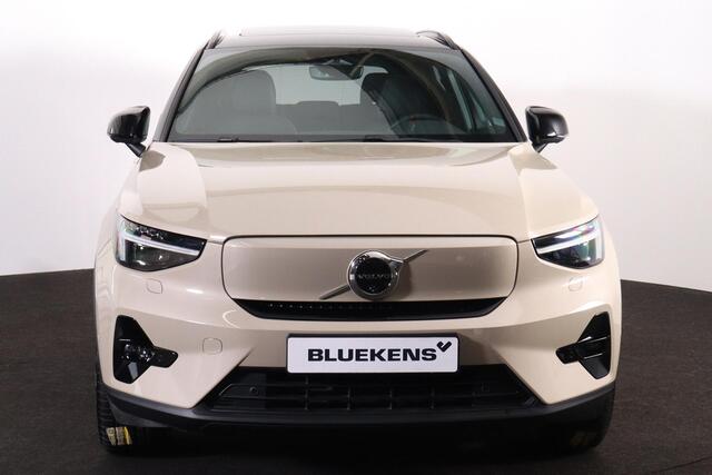 Volvo EX40 Twin Performance Ultra - Panorama/schuifdak - IntelliSafe Assist & Surround - 360º Camera - Harman/Kardon audio - Verwarmde voorstoelen, stuur & achterbank - Parkeersensoren voor & achter - Draadloze tel. lader - Warmtepomp - Extra getint glas - 20' LMV