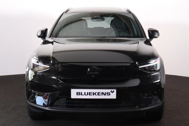 Volvo EX40 Performance Ultra Black Edition 82 kWh - Panorama/schuifdak - IntelliSafe Assist & Surround - 360º Camera - Harman/Kardon audio - Verwarmde voorstoelen, stuur & achterbank - Parkeersensoren voor & achter - Elektr. bedienb. voorstoelen met geheugen links -