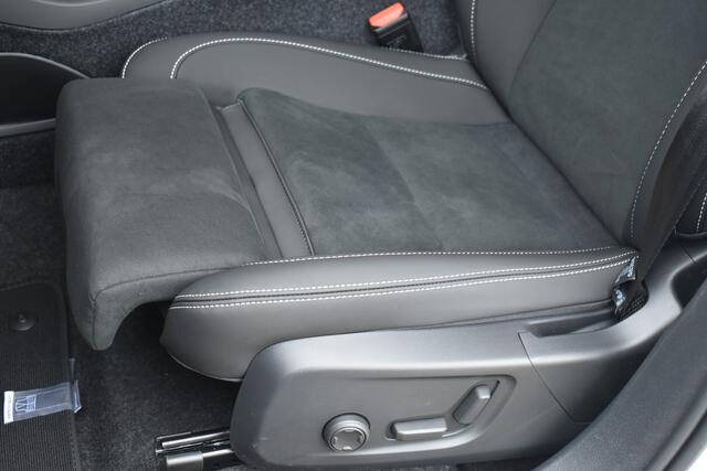 Volvo EX40 Extended Range 252PK Ultra Black Ed. Europa 82 kWh | Harman/Kardon | 20" | Panoramadak |