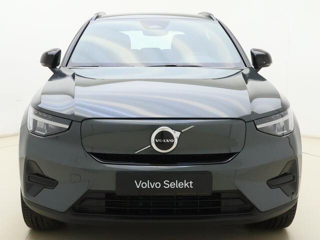 Volvo EX40 Extended Range Plus Europa / Climate / Forest Lake / Elektr. Stoelen / Harman&Kardon Audio / 19'' / PDC + Camera / Elektrisch Achterklep /