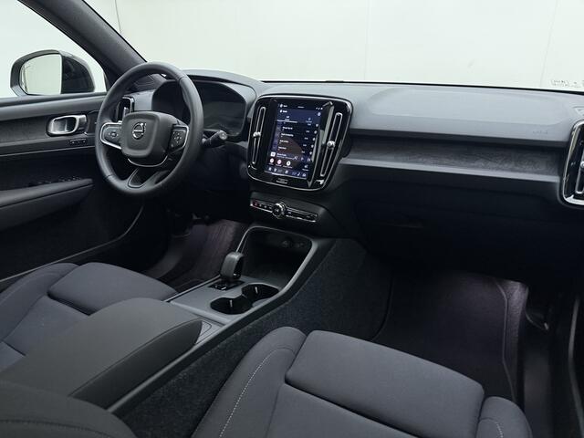 Volvo EX40 Extended Range Plus Europa / Climate / Forest Lake / Elektr. Stoelen / Harman&Kardon Audio / 19'' / PDC + Camera / Elektrisch Achterklep /