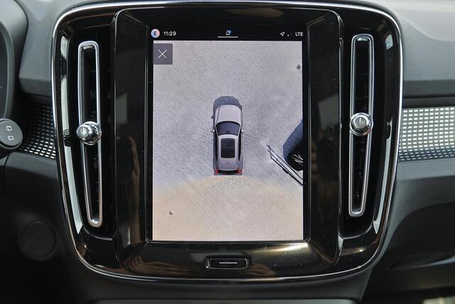 Volvo EX40 Twin Motor Performance Ultra Dark Edition 82 kWh - Panorama/schuifdak - IntelliSafe Assist & Surround - 360º Camera - Harman Kardon audio - Adaptieve LED koplampen - Verwarmde voorstoelen, stuur & achterbank - Parkeersensoren voor & achter - Elektr. bedie