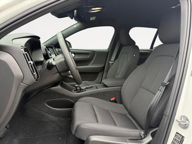 Volvo EX40 Single Motor Extended Range Plus Europa 82 kWh | Direct leverbaar | Stoelverwarming | Keyless Entry | Harman/Kardon |