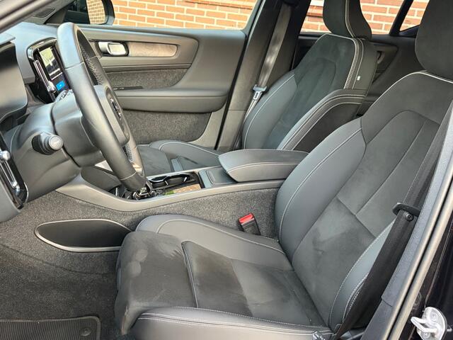 Volvo EX40 Extended Range Ultra Black Ed. 82 kWh PANO, TREKH. HarmanK.