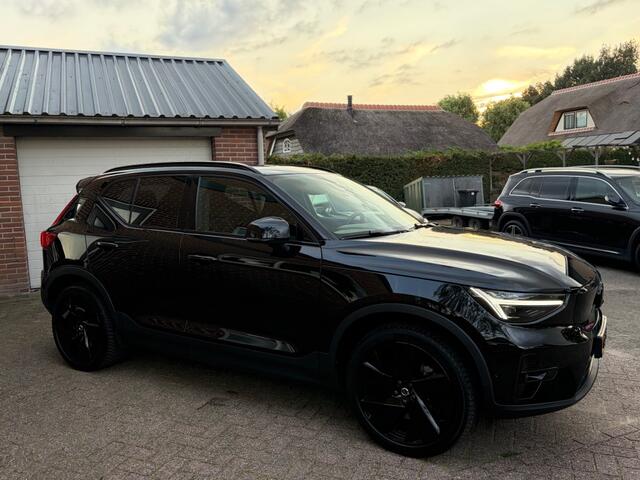 Volvo EX40 Extended Range Ultra Black Ed. 82 kWh PANO, TREKH. HarmanK.