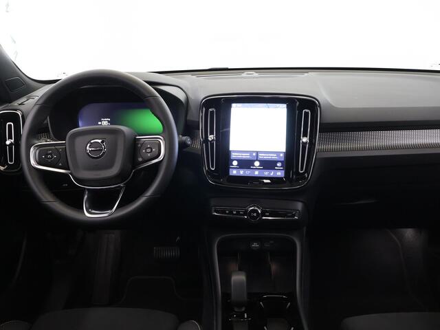 Volvo EX40 Single Motor Extended Range Ultra Black Ed. 82 kWh | SOH 97% | Trekhaak | Harman/Kardon | Panoramadak | warmtepomp | 360 camera | Apple Carplay/Android Auto | LED | Cruise control adaptief |