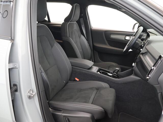 Volvo EX40 Single Motor Extended Range Ultra Black Ed. 82 kWh | SOH 97% | Trekhaak | Harman/Kardon | Panoramadak | warmtepomp | 360 camera | Apple Carplay/Android Auto | LED | Cruise control adaptief |