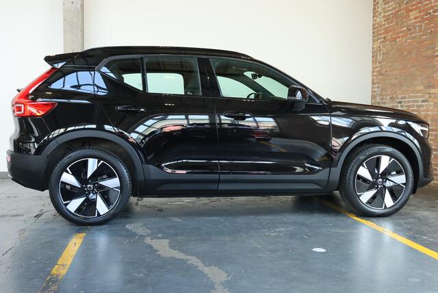 Volvo EX40 Single Motor Extended Range Plus 82 kWh | Trekhaak | Verwarmbare voorstoelen en stuurwiel | Premium audio by Harman Kardon | Adaptieve cruise control | Warmtepomp | Apple carplay/Android auto