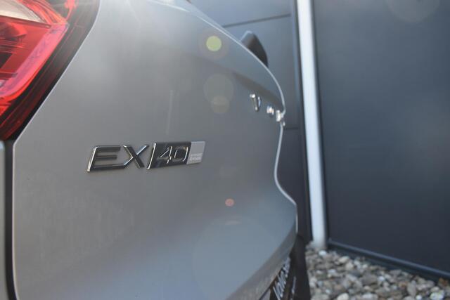 Volvo EX40 Single Motor Extended Range Plus 82 kWh | Trekhaak | Verwarmbare voorstoelen en stuurwiel | Warmtepomp | Premium audio by Harman Kardon | Apple carplay/Android auto | Keyless