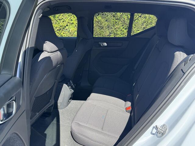 Volvo EX40 Single Motor Extended Range Business Edition | H&K Audio | Trekhaak | Draadloos opladen