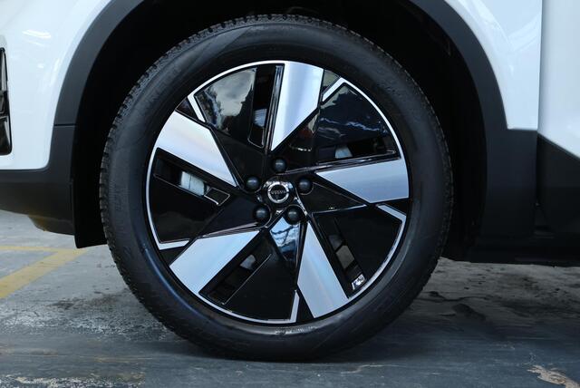 Volvo EX40 Single Motor Extended Range Plus 82 kWh | Semi-Electrische Wegklapbare Trekhaak | Premium audio by Harman Kardon | Adaptieve cruise control | Apple carpaly/Android auto | Warmtepomp | Keyless Entree | Parkeersensoren voor + achter |