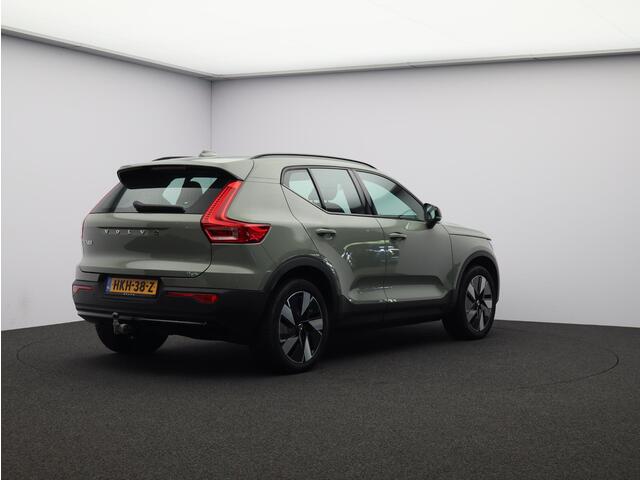 Volvo EX40 Single Motor Extended Range Plus 82 kWh Trekhaak / Parkeersensoren- Camera achter / 19'' / All-Season banden / Sage Green /