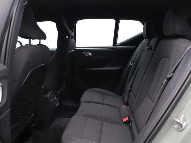 Volvo EX40 Single Motor Extended Range Plus 82 kWh Trekhaak / Parkeersensoren- Camera achter / 19'' / All-Season banden / Sage Green /