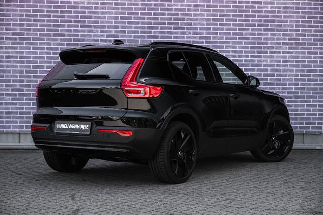 Volvo EX40 Single Motor Extended Range Ultra Black Edition 82 kWh | Europa | Harman Kardon audio | 20" | Schuif-/kanteldak | Getint Glas | Elektrische stoelverstelling | Nubuck bekleding | Adaptive Cruise Control | Dodehoekdetectie |