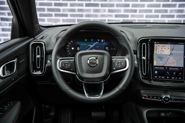 Volvo EX40 Single Motor Extended Range Ultra Black Edition | Europa | Harman Kardon audio | 20" wielen | Schuif-/kanteldak | Getint Glas | Elektrische stoelverstelling | Nubuck bekleding | Adaptive Cruise Control | Dodehoekdetectie |