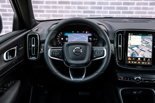 Volvo EX40 Single motor Ext. Range Ultra Europa Black Edition | Getint glas | Nubuck | Panoramadak | Harman/Kardon | Stoelverwarming voor + achter | Keyless Entry/Start | 20" Velgen |