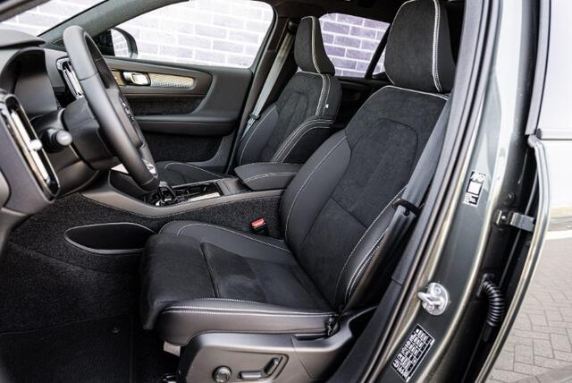 Volvo EX40 Single Motor Extended Range Ultra Black Edition | Europa Edition | Google | Long Range | Harman Kardon Audio | Panoramadak | Getint Glas | Elektrische Stoelverstelling | Nubuck Bekleding | Adaptive Cruise Control | Dodehoekdetectie | 360 Camera | Zitverlenging | Elek. Achterklep | Keyless | 20" Lichtmetalen Velgen