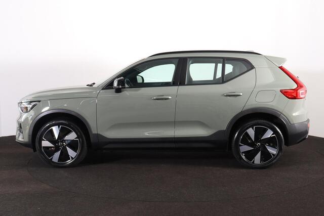 Volvo EX40 Extended Range Plus 82 kWh - IntelliSafe Assist & Surround - Parkeercamera achter - Verwarmde voorstoelen & stuur - Parkeersensoren voor & achter - Draadloze tel. lader - Inklapbare trekhaak - 19' LMV